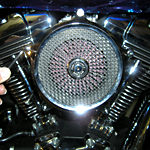 パフォーマンスマシン・エアクリーナーキット取り付け（ハーレーTWIN-CAM）