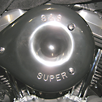 S&Sエアクリーナーキット取り付け（’07以降XLスポーツスター）