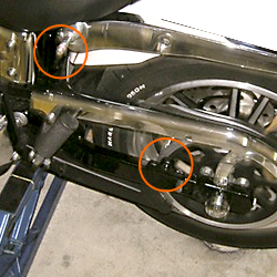 リアサスを外したところ