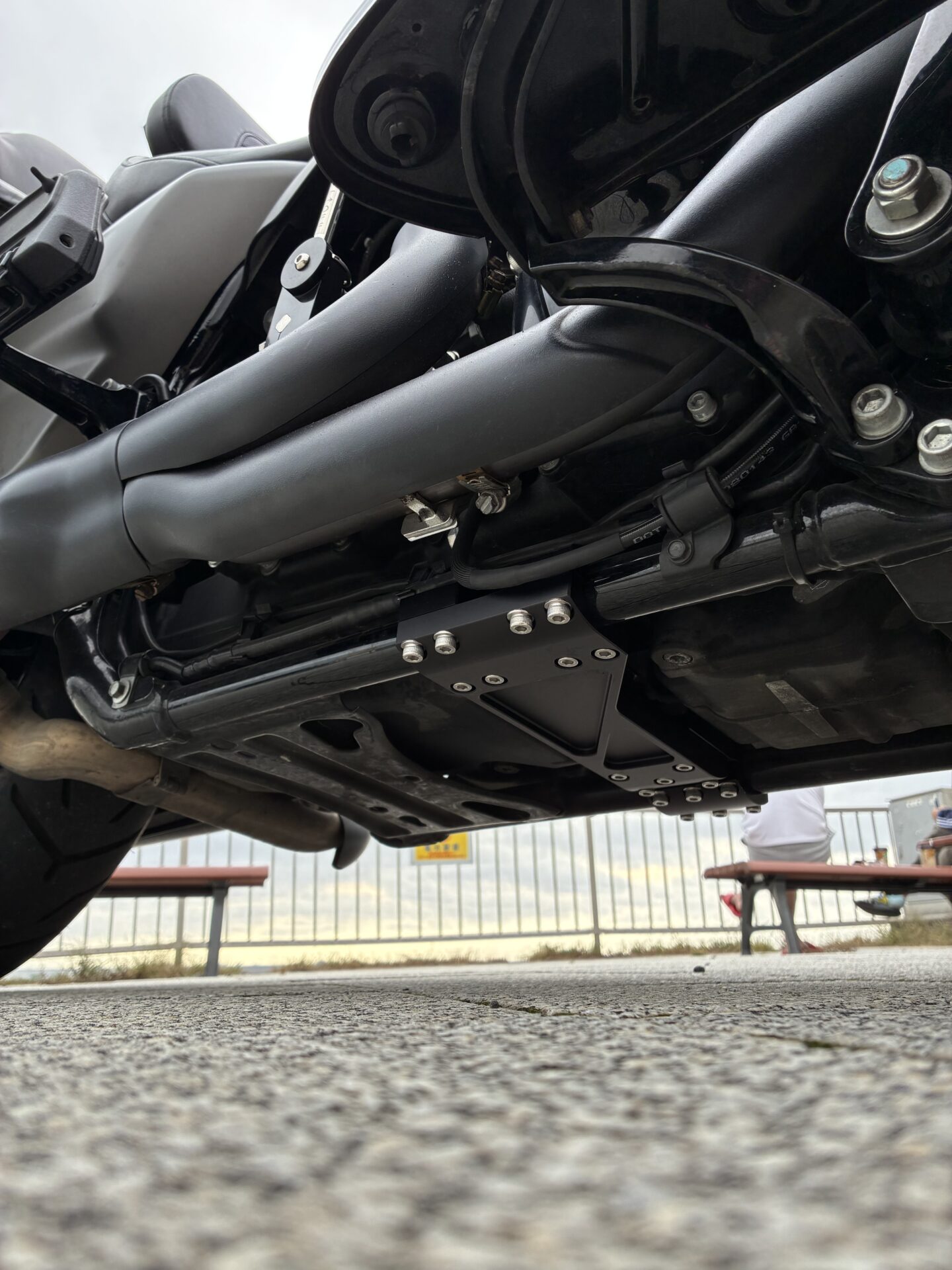 FLTRXSにツアラーブレース装着