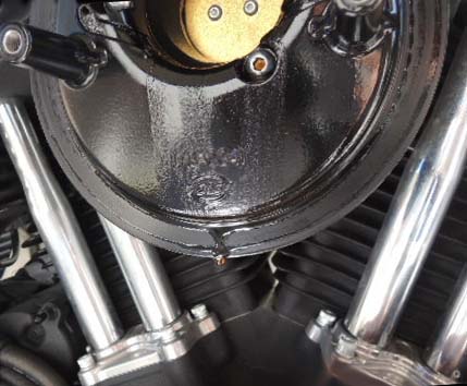 ハーレーのエアクリーナーのブローバイガス還元とオイル漏れ9