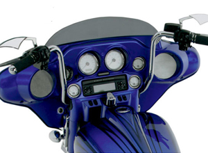 ツアラースピーカー、アンプ、ラジオのカスタムは奥が深い