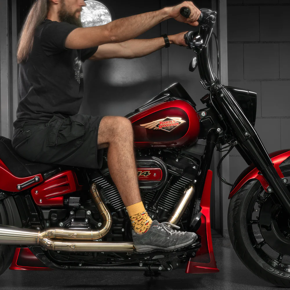 ハーレーライダーの度肝を抜いたキラーカスタム2インチ径ファットハンドルバーに2025年車両対応モデル&新カラーが仲間入り!2